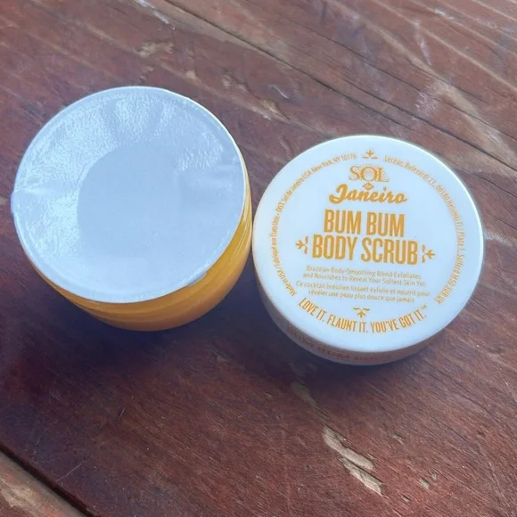 Love it flaunted you’ve got it - Picture 3 of 3